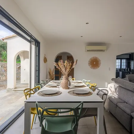 Ghjunchitu - Vue Et Piscine Privee Proche De L'ile Rousse Holiday home *