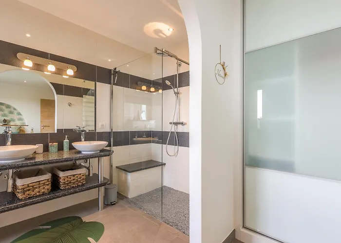 Ghjunchitu - Vue Et Piscine Privee Proche De L'ile Rousse Holiday home *