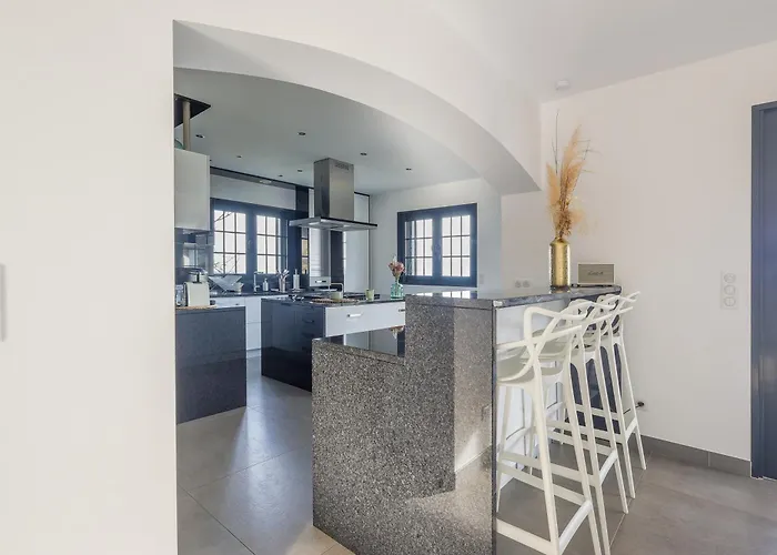 Ghjunchitu - Vue Et Piscine Privee Proche De L'ile Rousse Holiday home Corbara