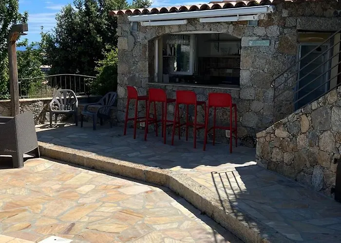 Feriehus Ghjunchitu - Vue Et Piscine Privee Proche De L'ile Rousse Corbara